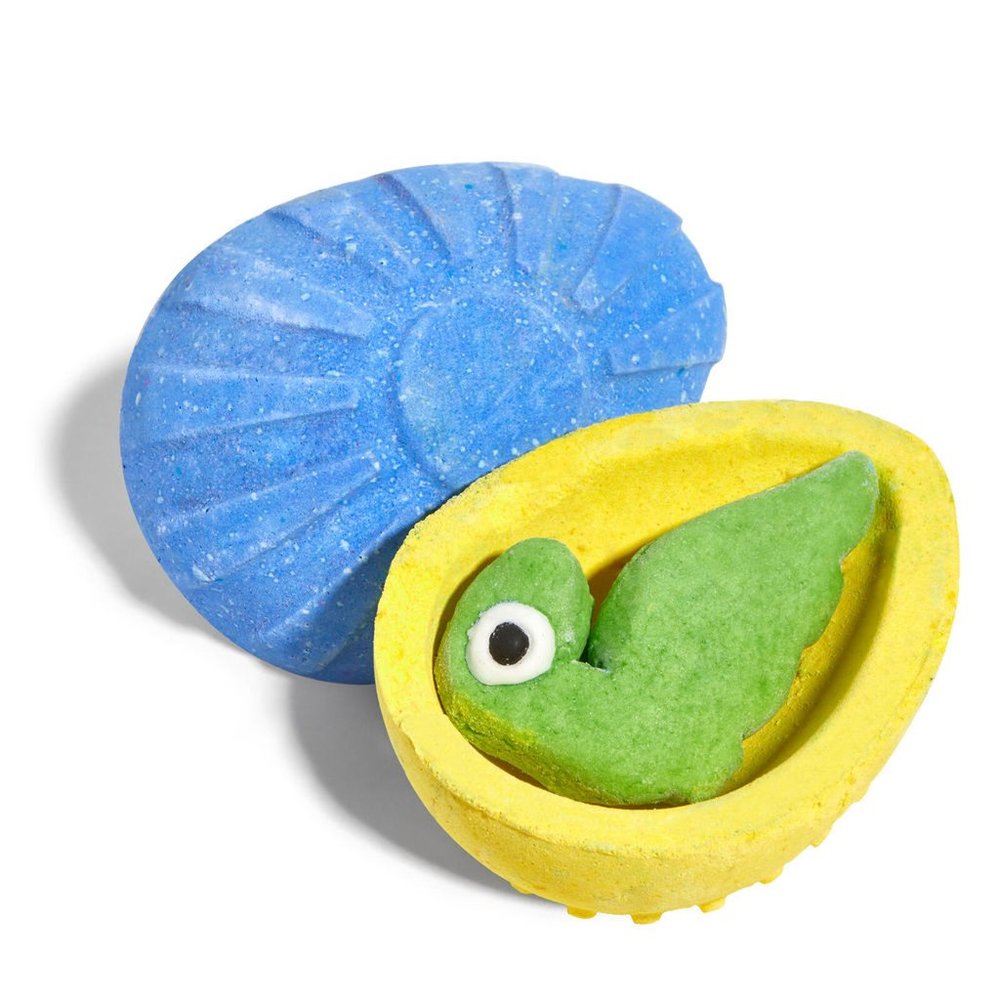 Lush Dinosaur Egg Bombshell bath bomb
